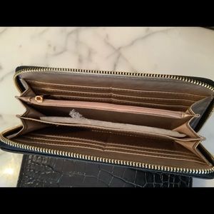 Anne Klein Hand wallet
